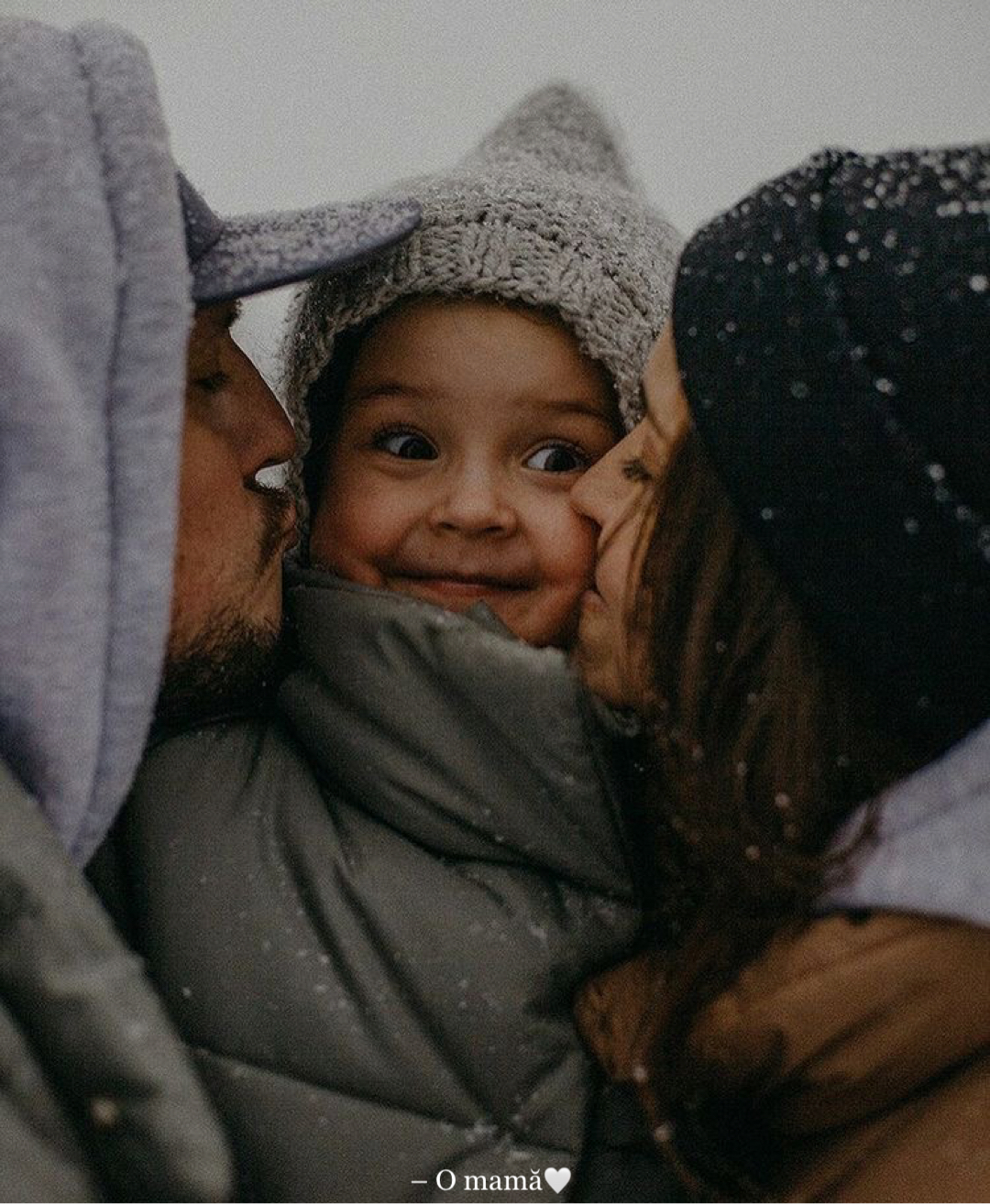 De Crăciun, nu cadourile de sub brad contează, ci oamenii din jurul bradului!