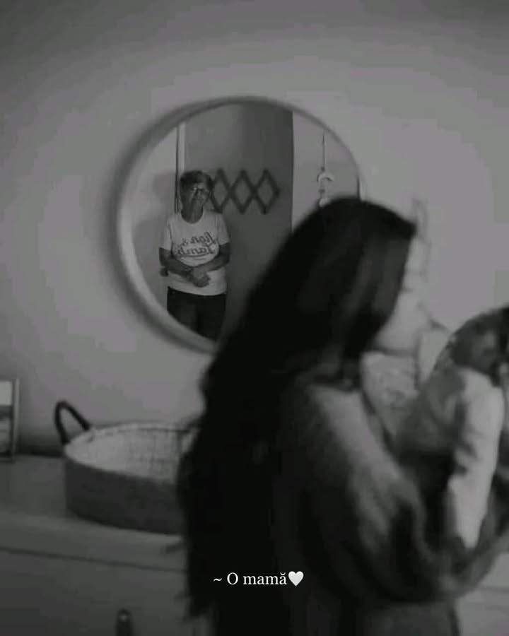Mama proaspetei mame, este singura ființă căreia îi pasă cu adevărat de fiica ei, o…